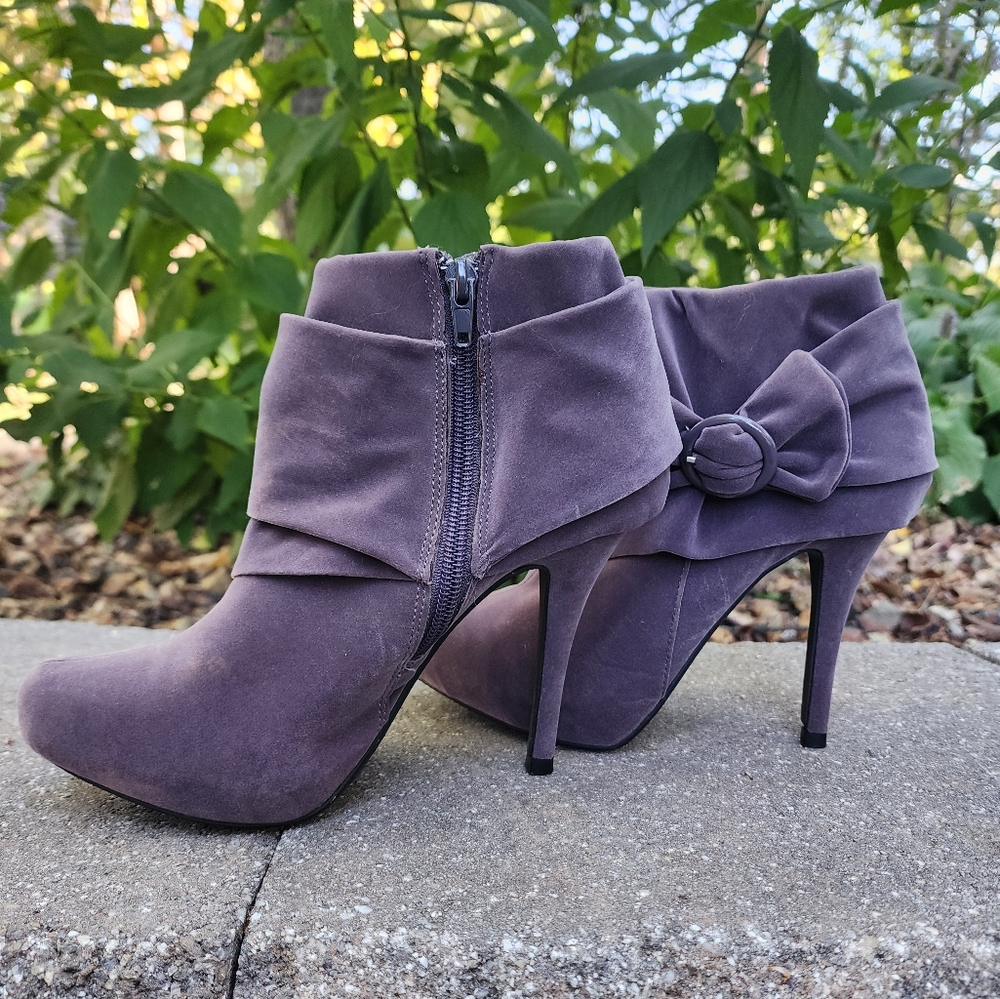 CHARLOTTE RUSSE SUEDE ANKLE BOOTS SZ 7 - Picture 3 of 12